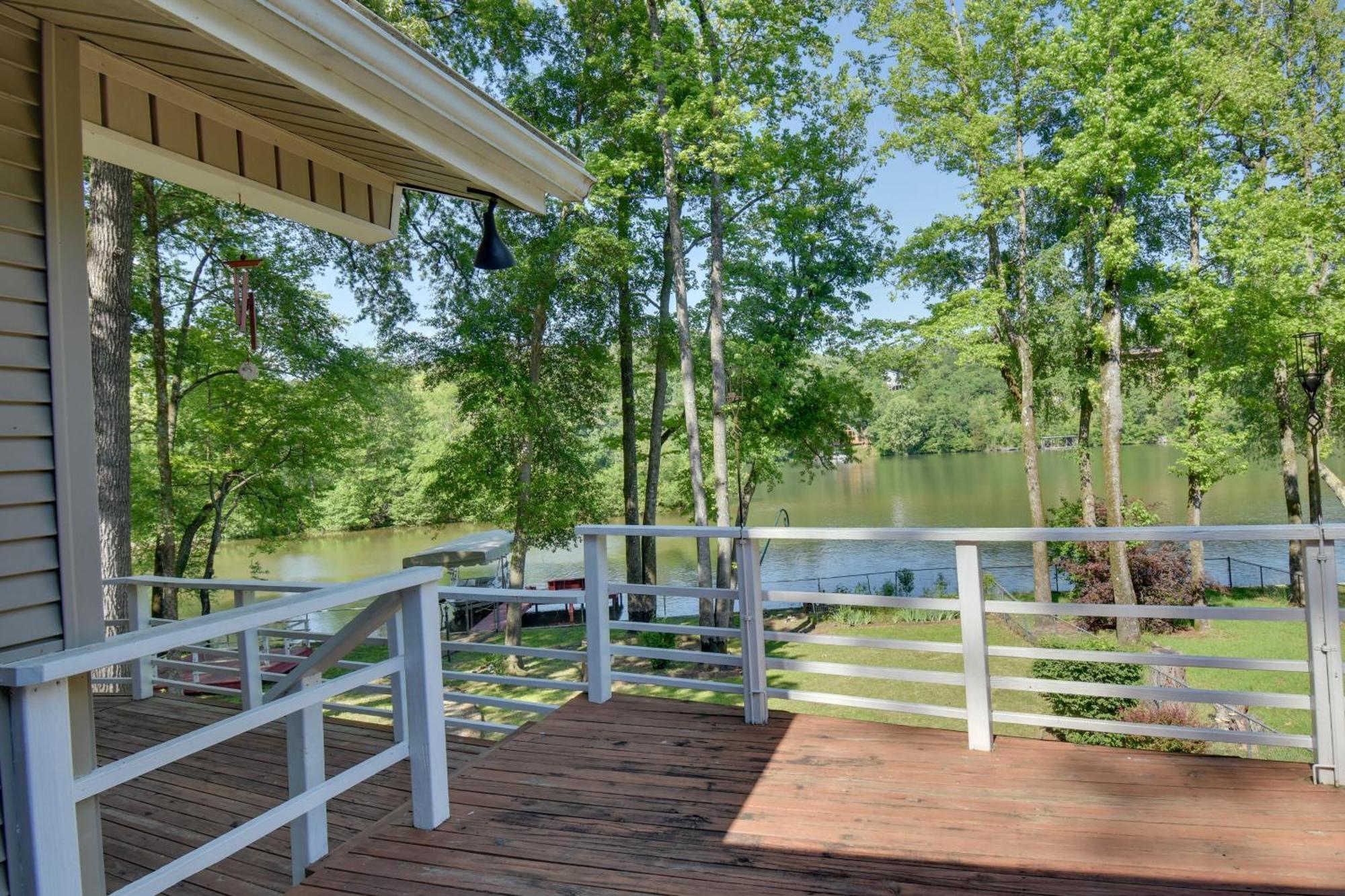 Lakefront Retreat With Deck, Dock And Resort Amenities هوت سبرنغز المظهر الخارجي الصورة