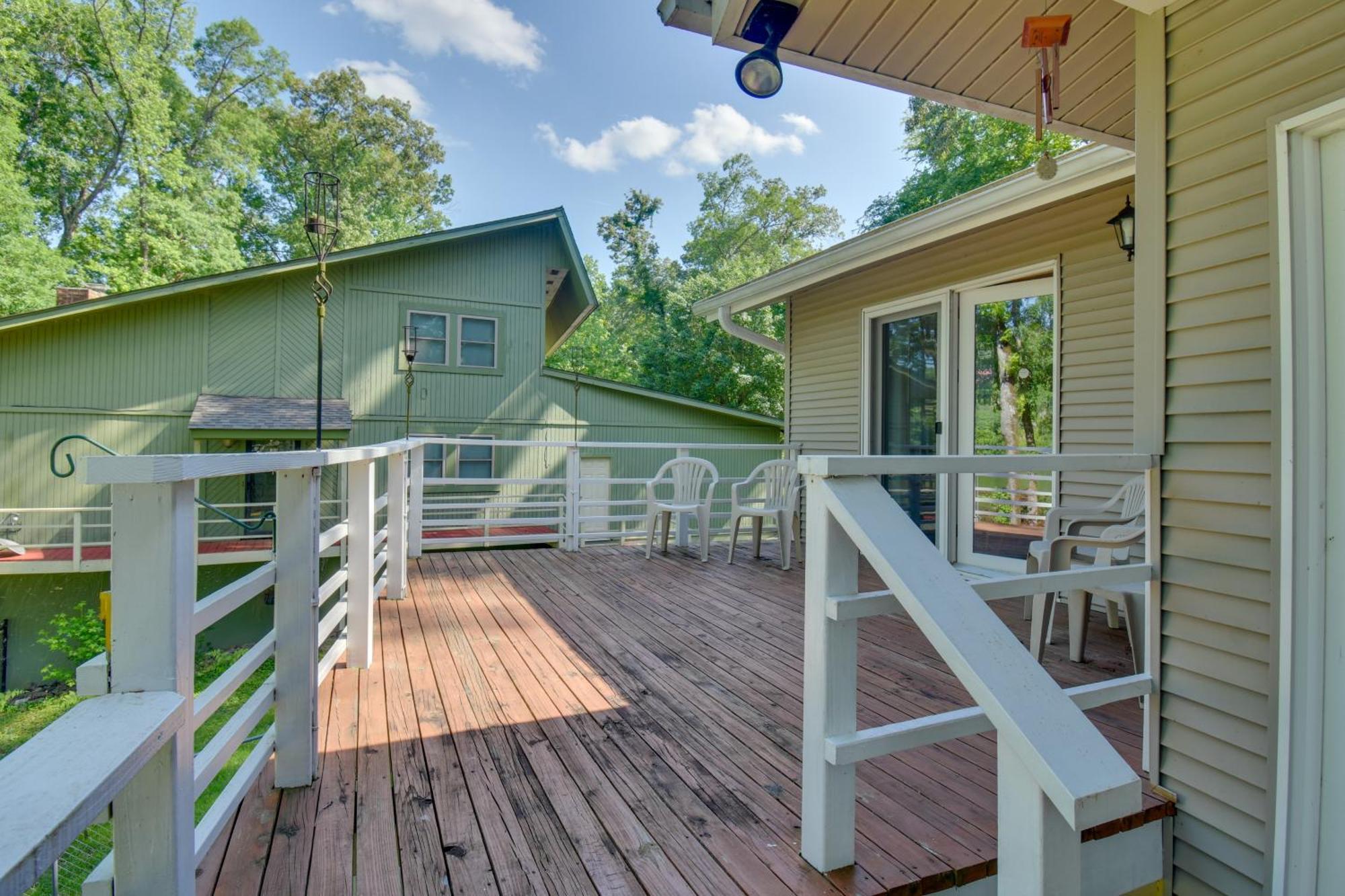 Lakefront Retreat With Deck, Dock And Resort Amenities هوت سبرنغز المظهر الخارجي الصورة