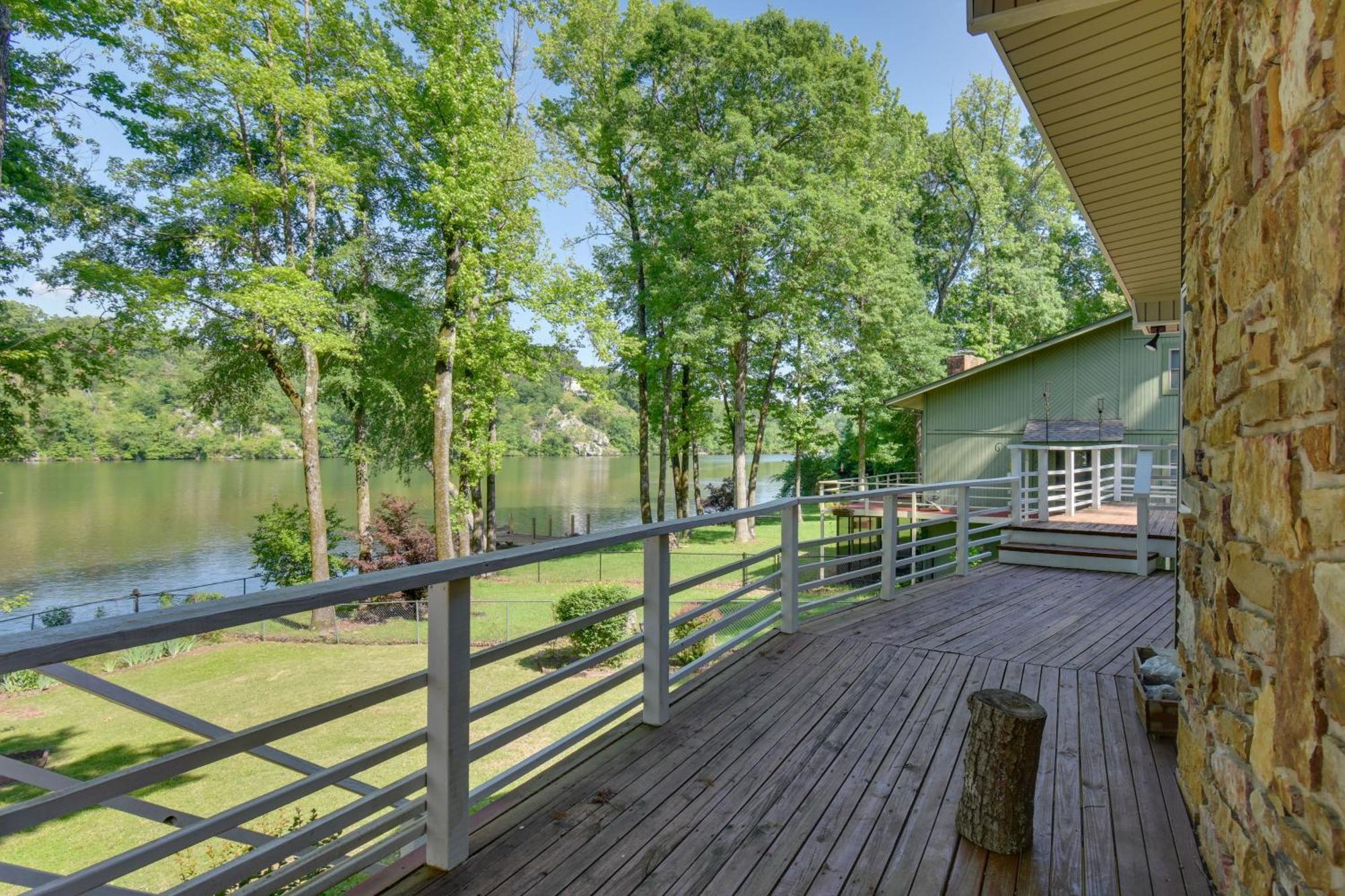 Lakefront Retreat With Deck, Dock And Resort Amenities هوت سبرنغز المظهر الخارجي الصورة