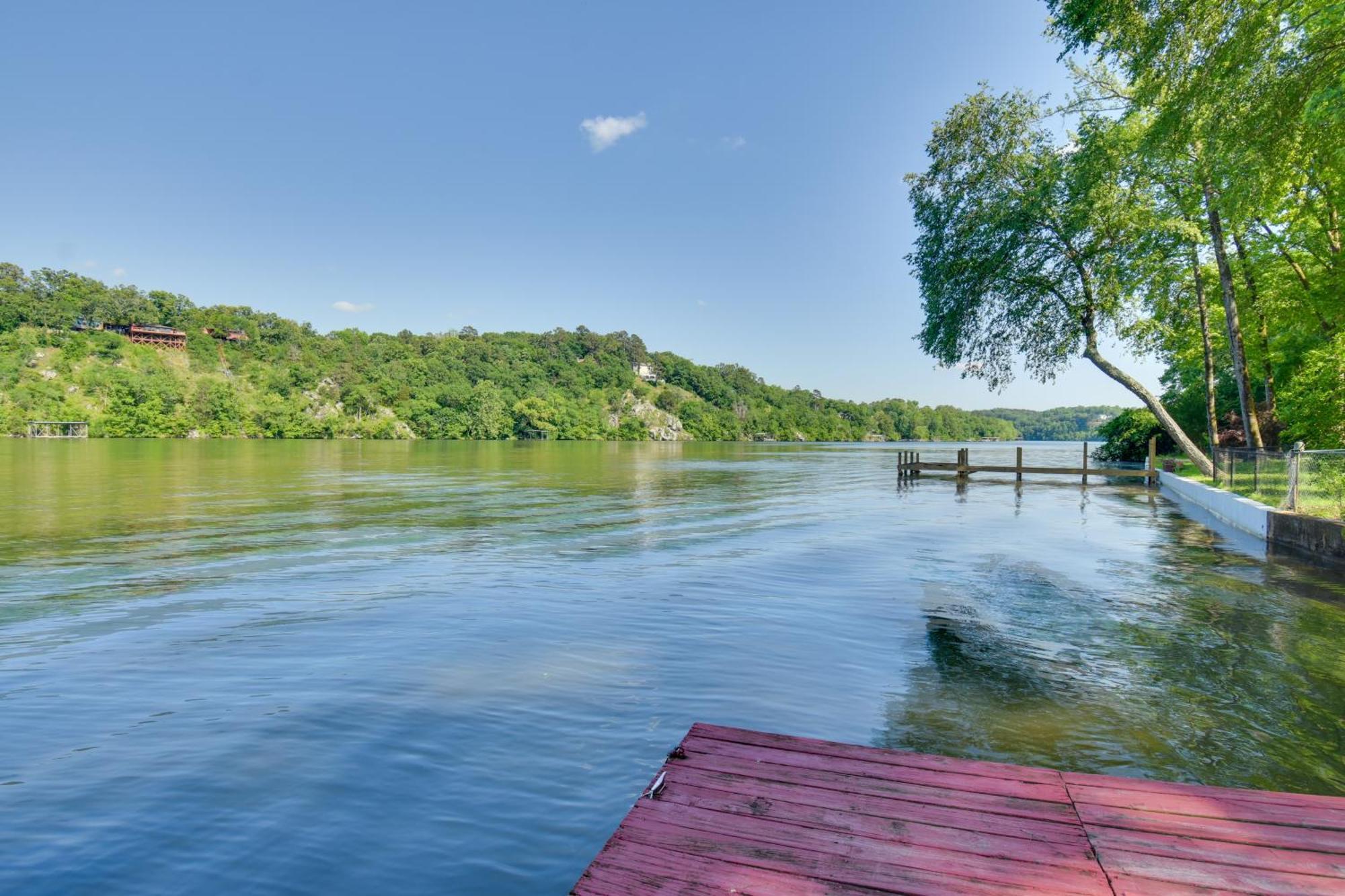 Lakefront Retreat With Deck, Dock And Resort Amenities هوت سبرنغز المظهر الخارجي الصورة